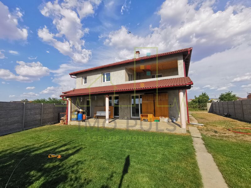 Timis  Casa individuala. 660 Teren. Ghiroda. Carport.